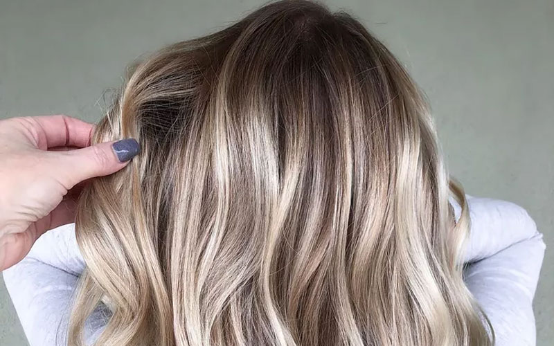 موهای وانیلی روشی راحت برای بلوند شدن در پاییز است